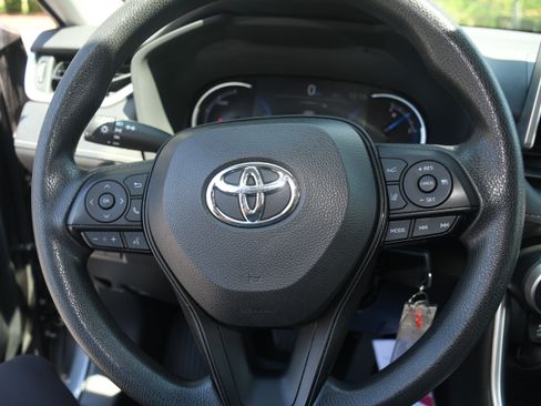 Certified 2024 Toyota RAV4 LE AWD/4WD image 12