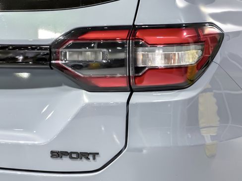 Used 2025 Honda Pilot Sport image 22