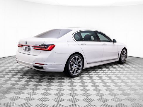 Certified 2022 BMW 750i xDrive AWD/4WD image 5