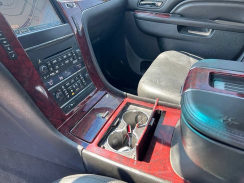 Used 2012 Cadillac Escalade ESV Luxury AWD/4WD image 13