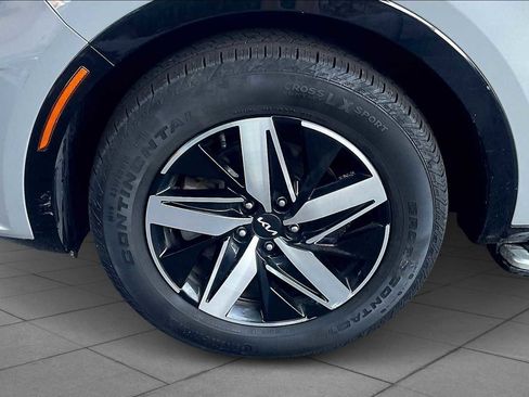 Used 2022 Kia Sorento EX w/ Panoramic Sunroof Package image 9