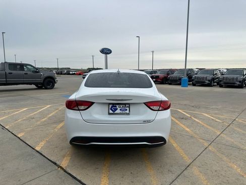 Used 2017 Chrysler 200 Limited Platinum FWD image 6