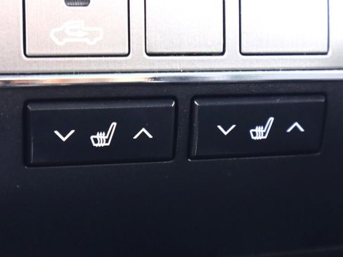 Used 2016 Toyota Tundra Limited w/ Limited Premium Package image 22