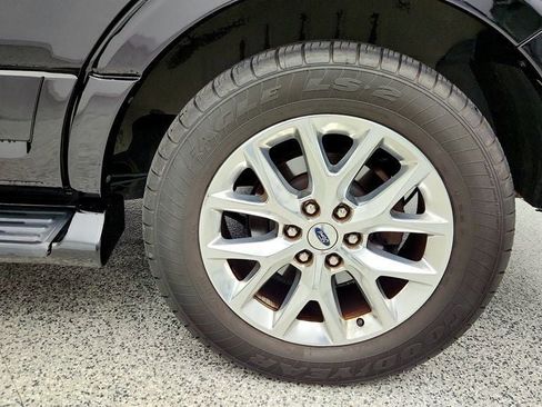 Used 2016 Ford Expedition Limited AWD/4WD image 9
