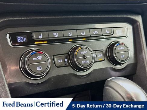 Used 2018 Volkswagen Tiguan SE image 16