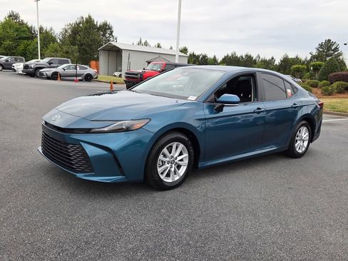 Used 2025 Toyota Camry LE FWD image 3