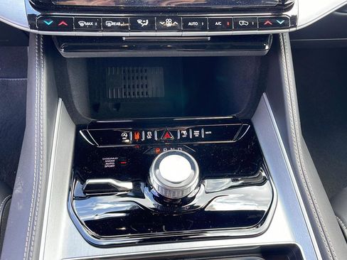 New 2026 Jeep Grand Wagoneer Limited AWD/4WD image 19