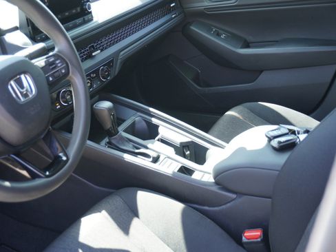 Used 2023 Honda Accord EX image 19