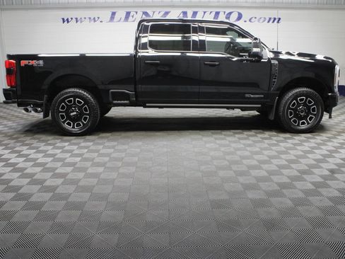 Used 2025 Ford F250 Platinum AWD/4WD image 2