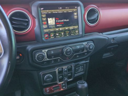 Used 2022 Jeep Gladiator Rubicon image 30