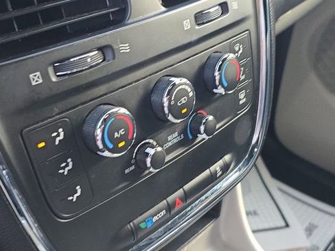 Used 2020 Dodge Grand Caravan SXT image 26