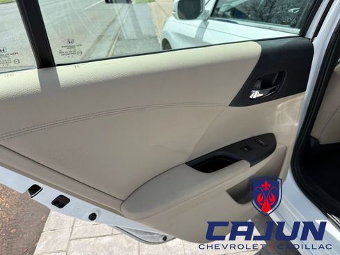 Used 2017 Honda Accord Touring image 16