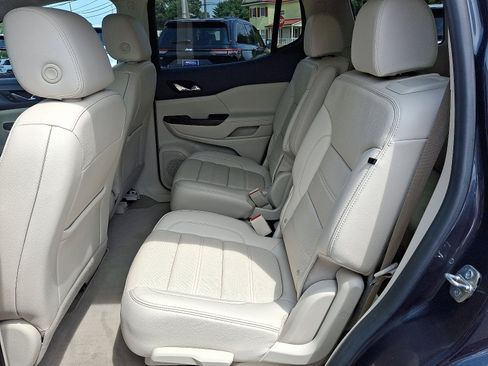 Used 2021 GMC Acadia Denali image 10