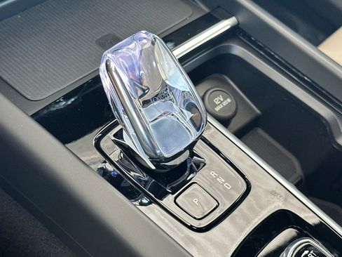 New 2026 Volvo XC60 B5 Core AWD/4WD image 18