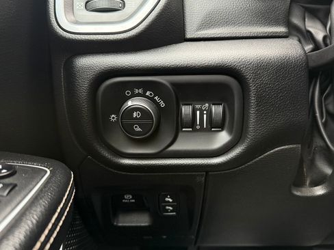 Used 2022 RAM 1500 Laramie image 24