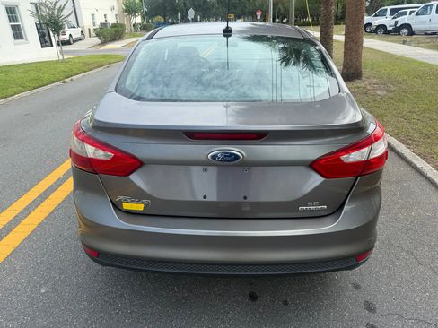 Used 2014 Ford Focus SE FWD image 8