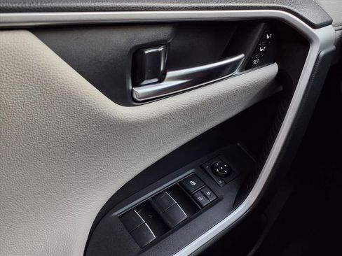 Used 2024 Toyota RAV4 Limited image 23