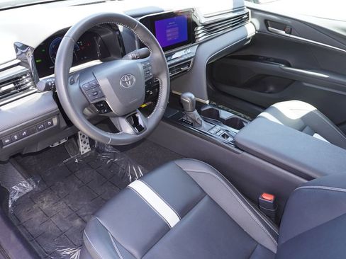Certified 2025 Toyota Camry SE FWD image 11