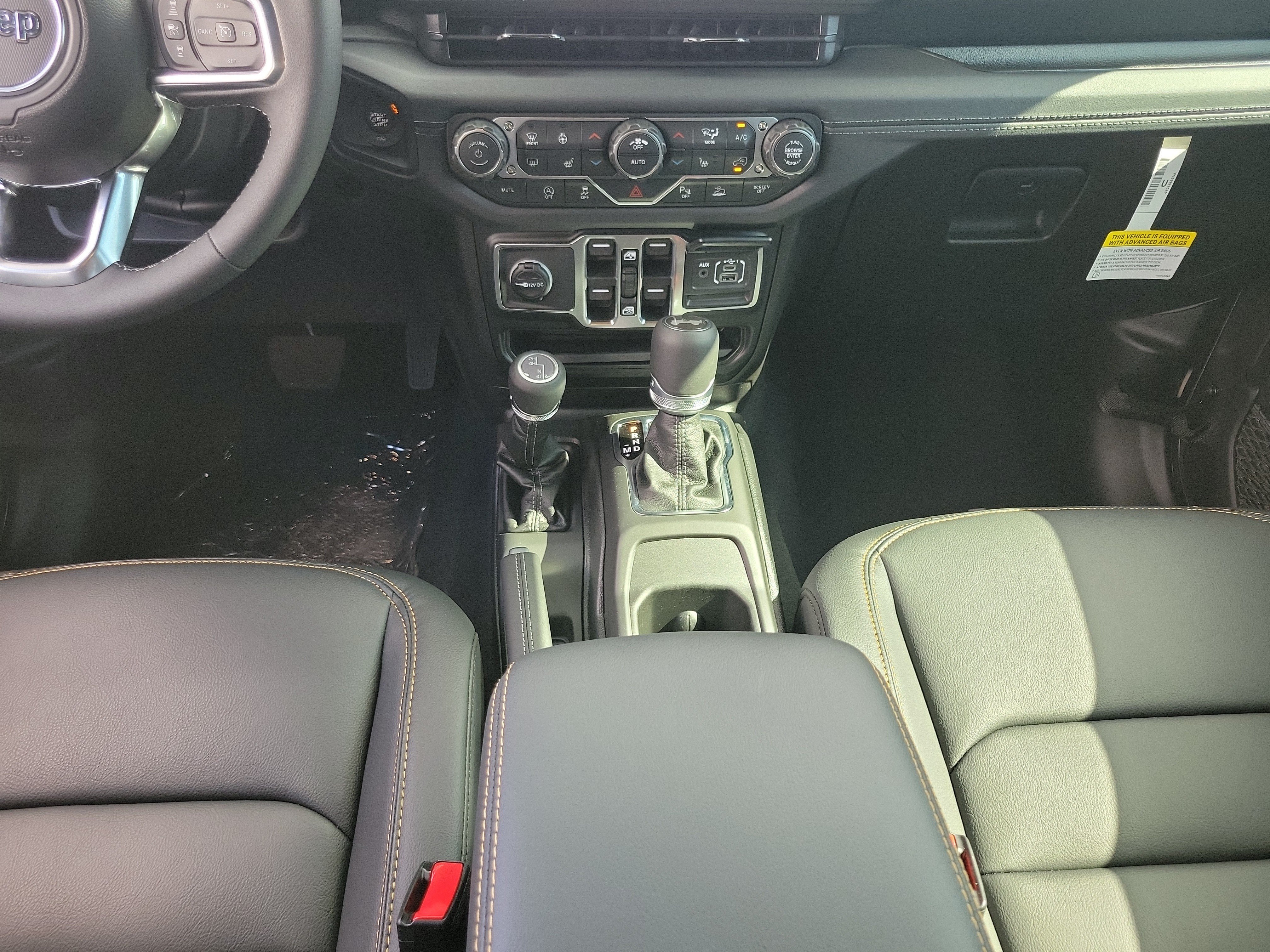 New 2026 Jeep Wrangler Unlimited Sahara AWD/4WD image 17