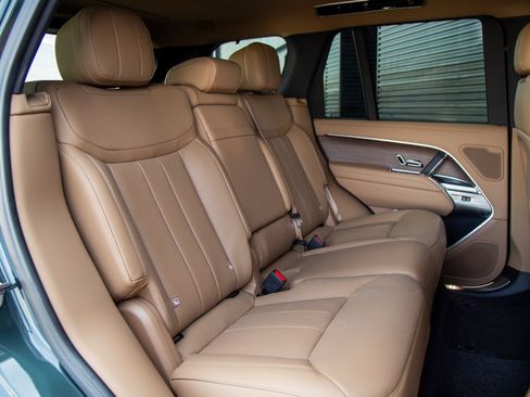 Used 2025 Land Rover Range Rover SE AWD/4WD image 25