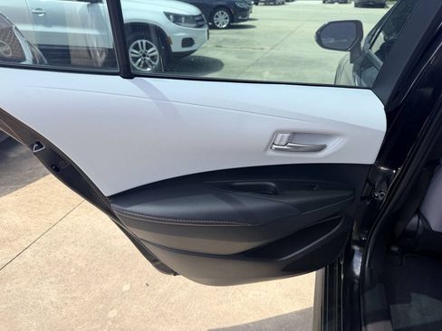 Used 2025 Toyota Corolla SE FWD image 18