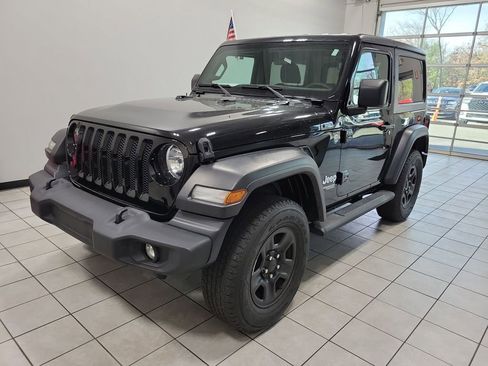 Used 2019 Jeep Wrangler Sport image 9