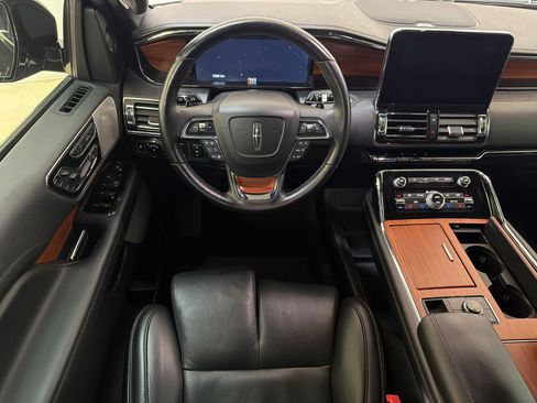 Used 2019 Lincoln Navigator Reserve w/ Cargo Package AWD/4WD image 4