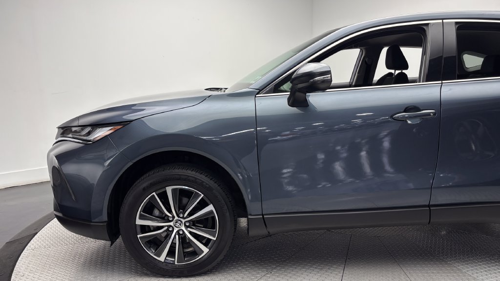 Certified 2023 Toyota Venza LE AWD/4WD image 5
