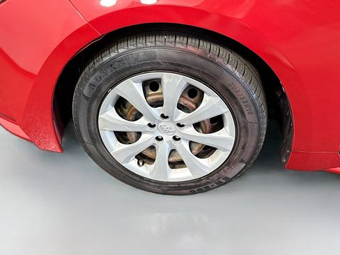 Used 2020 Toyota Corolla LE image 37