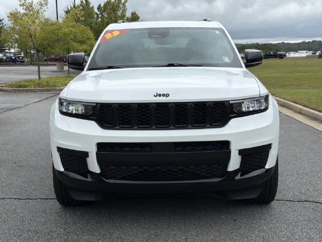 Used 2025 Jeep Grand Cherokee L Altitude AWD/4WD image 10