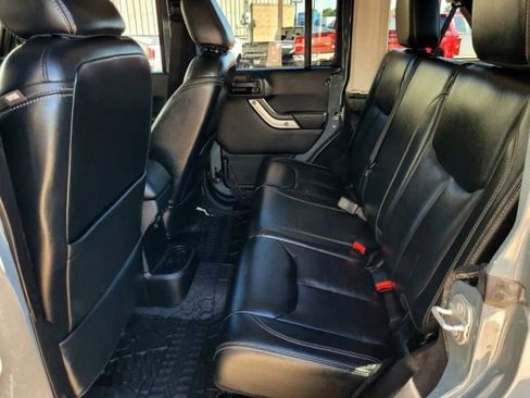 Used 2014 Jeep Wrangler Unlimited Rubicon w/ Dual Top Group image 22