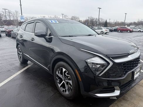 Used 2023 Kia Sportage EX image 3