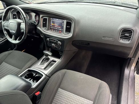 Used 2022 Dodge Charger SXT image 12