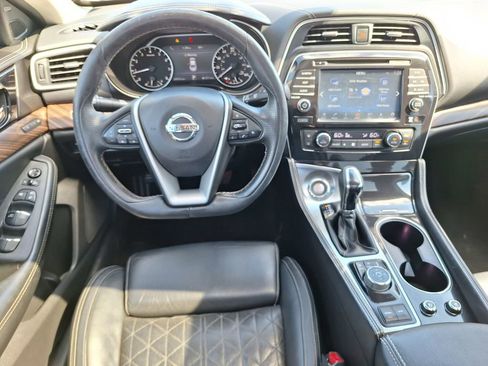 Used 2016 Nissan Maxima Platinum image 12