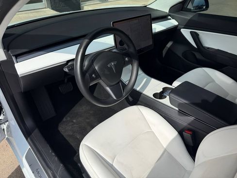 Used 2019 Tesla Model 3 Standard Range Plus RWD image 2