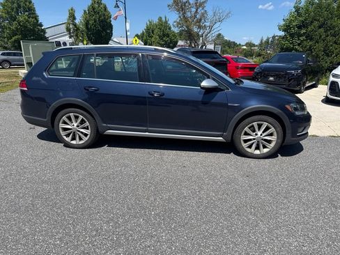 Used 2019 Volkswagen Golf Alltrack S AWD/4WD image 4