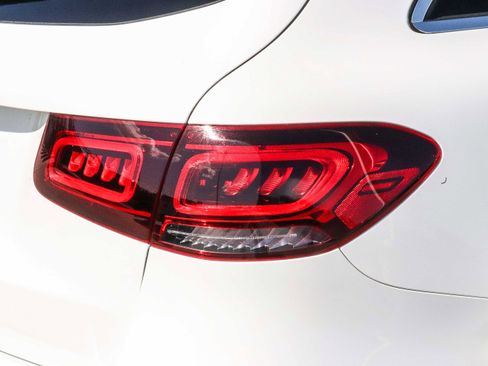 Used 2022 Mercedes-Benz GLC 300 image 8