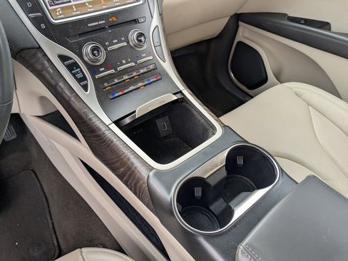 Used 2019 Lincoln Nautilus Reserve image 19