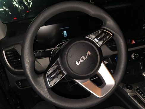Used 2026 Kia Seltos LX AWD/4WD image 4