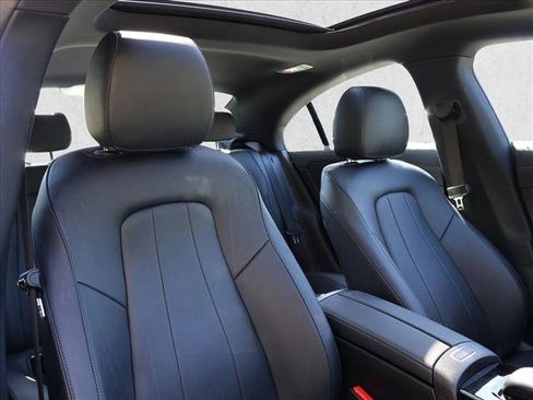Used 2021 Mercedes-Benz CLA 250 image 30