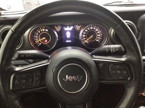 Used 2022 Jeep Gladiator Sport AWD/4WD image 12
