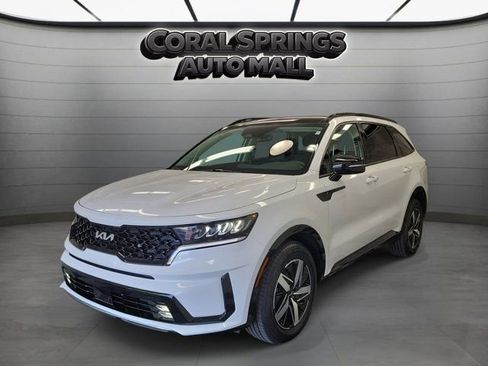 Certified 2023 Kia Sorento EX w/ Panoramic Sunroof Package FWD image 3