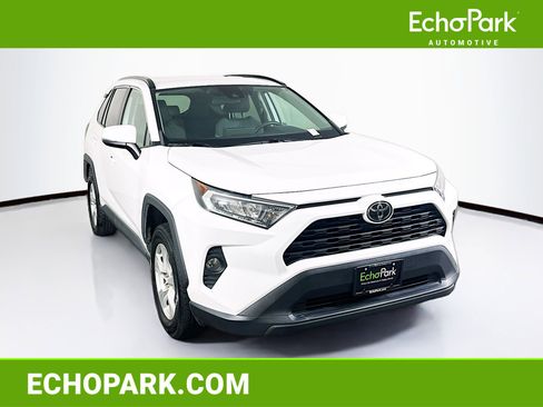 Used 2021 Toyota RAV4 XLE image 1
