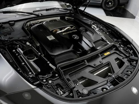 Used 2023 Mercedes-Benz SL 63 AMG 4MATIC w/ Driver Assistance Package image 43