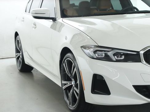 Used 2023 BMW 330i xDrive Sedan w/ Premium Package AWD/4WD image 9