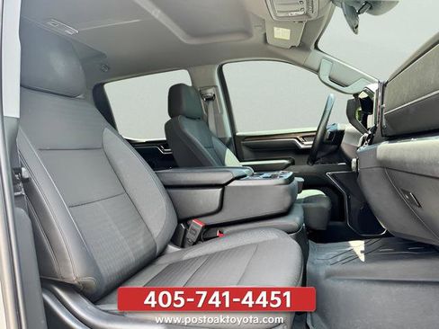 Used 2024 Chevrolet Silverado 1500 LT AWD/4WD image 17