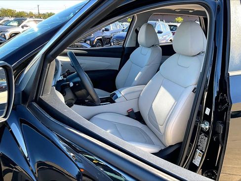 Used 2025 Hyundai Tucson SEL FWD image 16