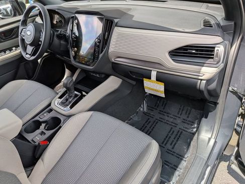 Used 2025 Subaru Forester Premium AWD/4WD image 36