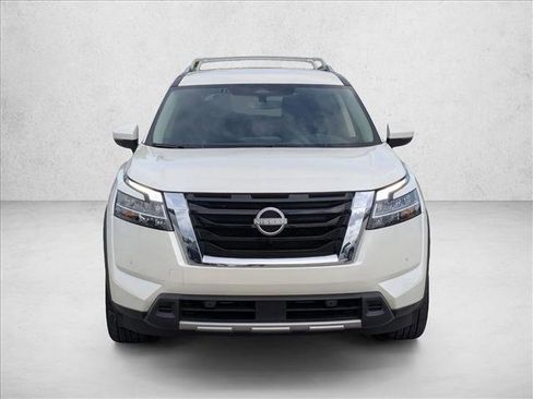 Certified 2024 Nissan Pathfinder SL FWD image 2