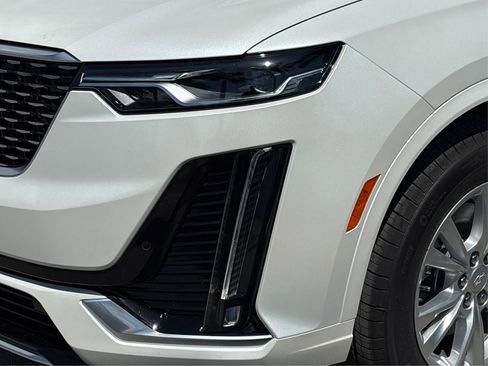 New 2025 Cadillac XT6 Luxury image 13